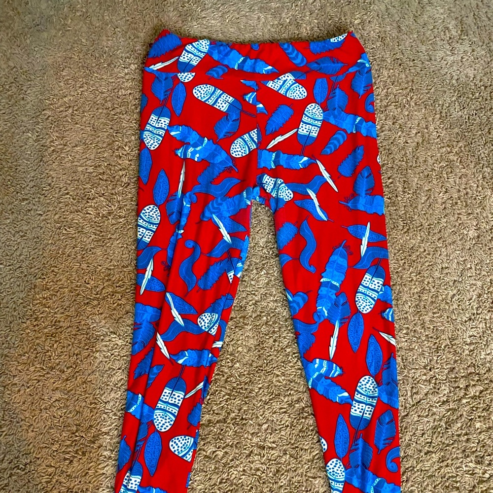 Tall and Curvy women’s leggings (feathers)